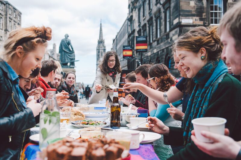 Slow Food Youth Network Scotland launches with an Eat-In on Edinburgh’s Royal Mile